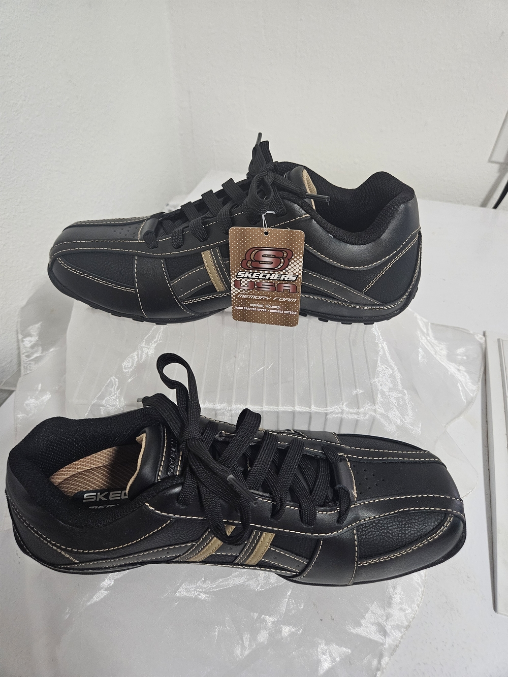 Skechers Men's Black and Tan Casual Sneakers